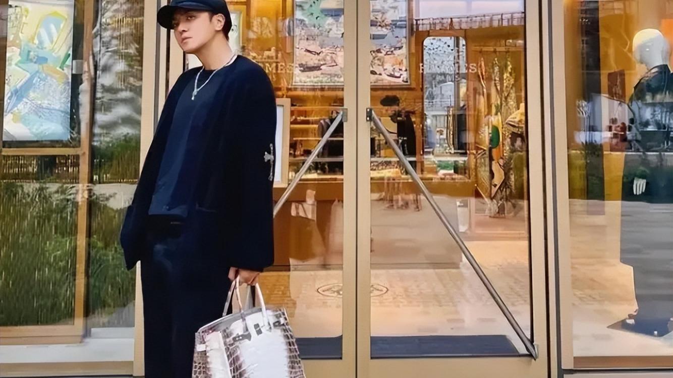 罗志祥近况曝光！被周扬青嘲讽之后他炫富回击，晒200万大牌包王