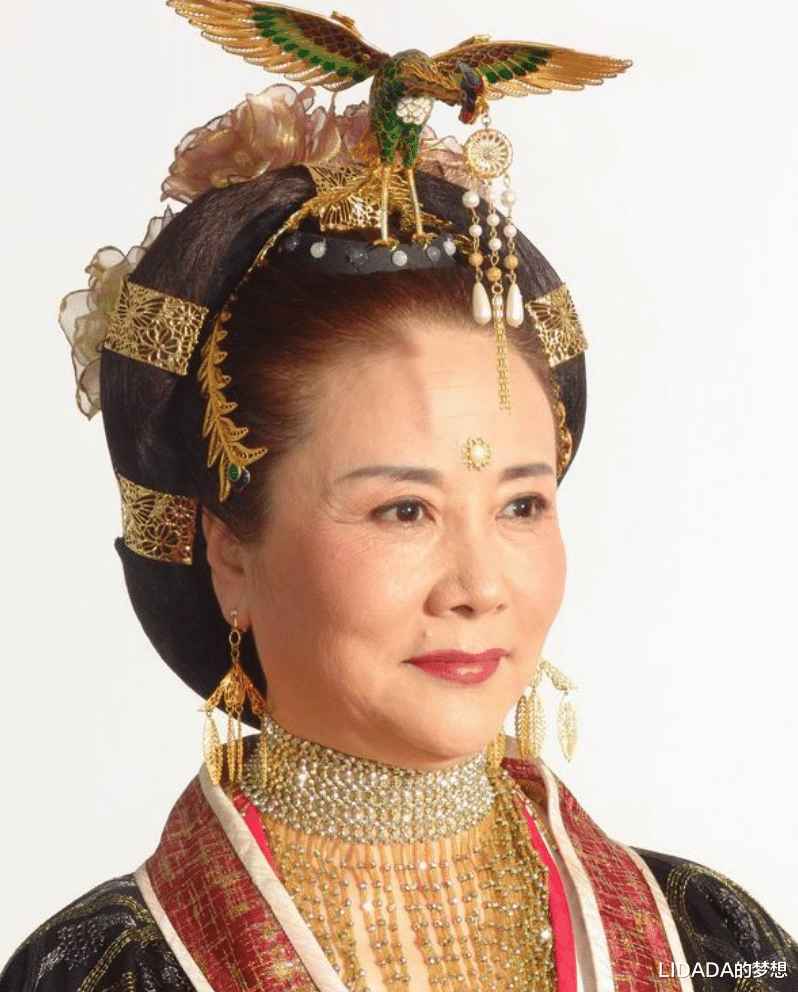 顾永菲|她曾红极一时，被誉为春晚最美主持，为何吞服300颗安眠药自杀？