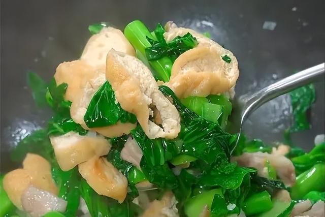 “春养肝，病不沾”，入春后，建议要多吃“ 解毒菜”，护肝排毒