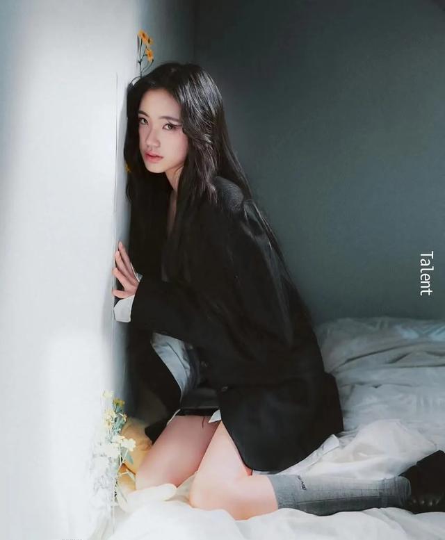 小S二女儿才16岁，颜值身材都很辣，却毁于重金培养出来的油腻感