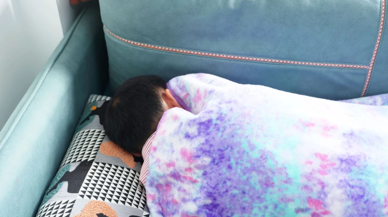 经常睡到半夜醒过来，怎么回事？身体可能出了3个问题，提高警惕