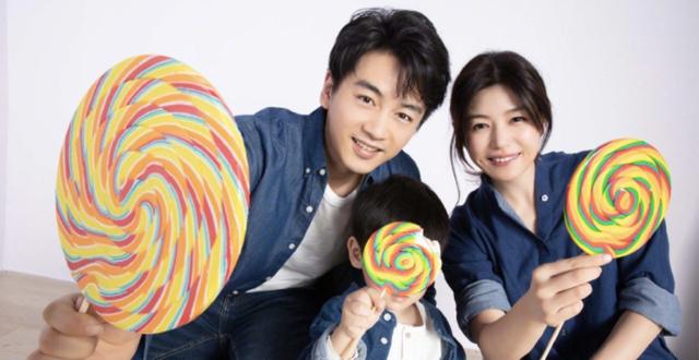 陈妍希40岁生日罕晒全家福,与陈晓牵手切蛋糕,获儿子高情商表白