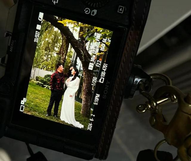 黄海波办婚礼8岁儿子罕露正脸！黄磊婚宴现场致词，赵宝刚也来了