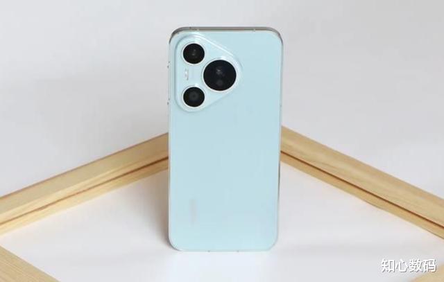 华为终于妥协了,12GB+512GB跌价1322元,高端旗舰变香了