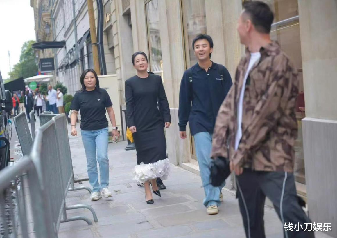 贾玲亮相奥运会红毯,笑言不好意思,评论区都在骂