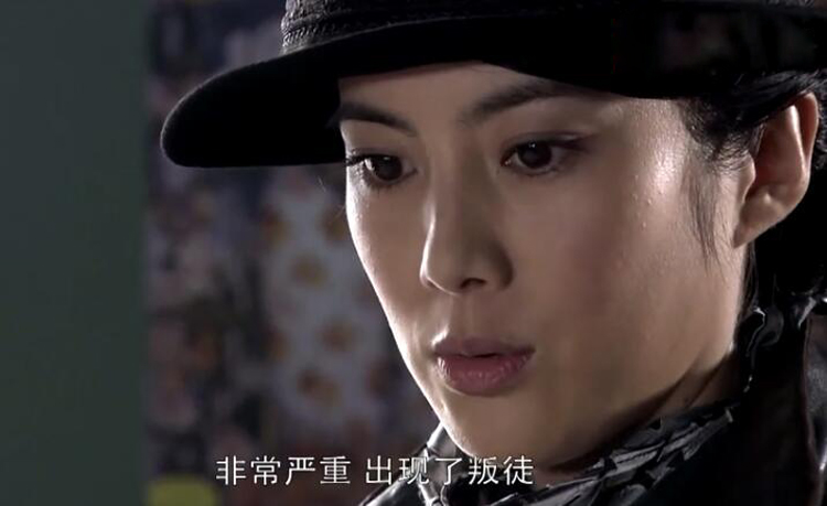 《雪豹》没捧红的4位女星，颜值平平、没事业心，但有人已成资本