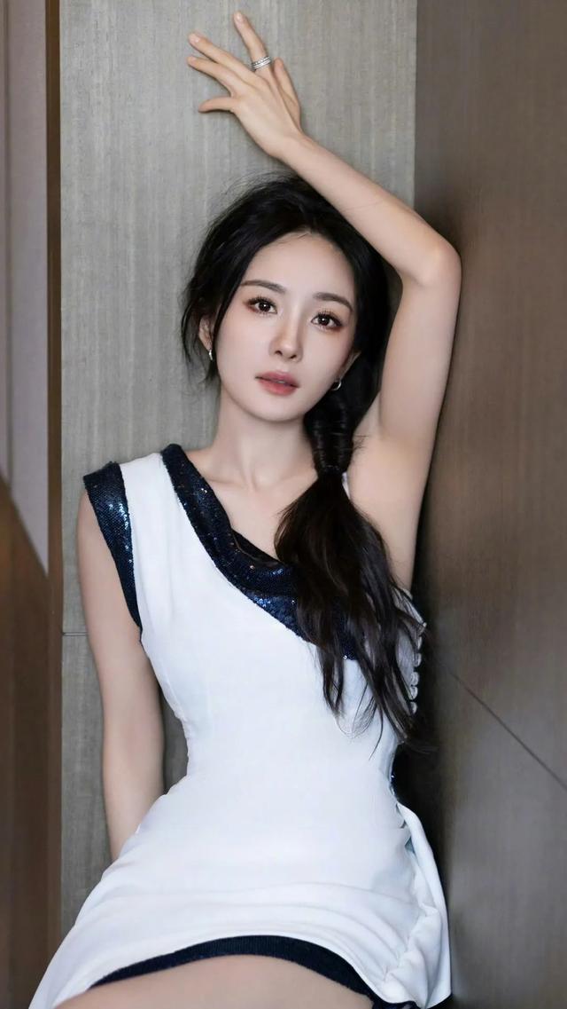 杨幂这大长腿，简直逆天了