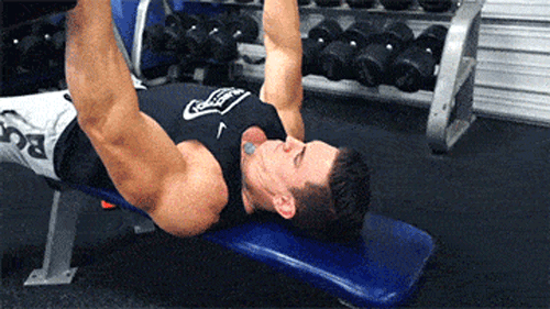 俯卧撑真的能练出胸肌吗？答案在这里