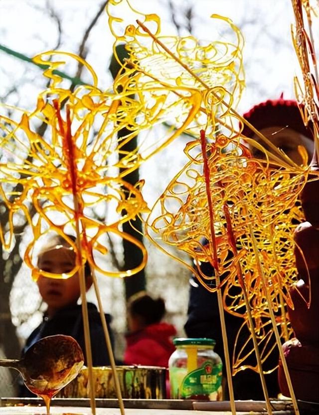 上个世纪70年代,你手里有10块钱,能在饭店吃到什么?