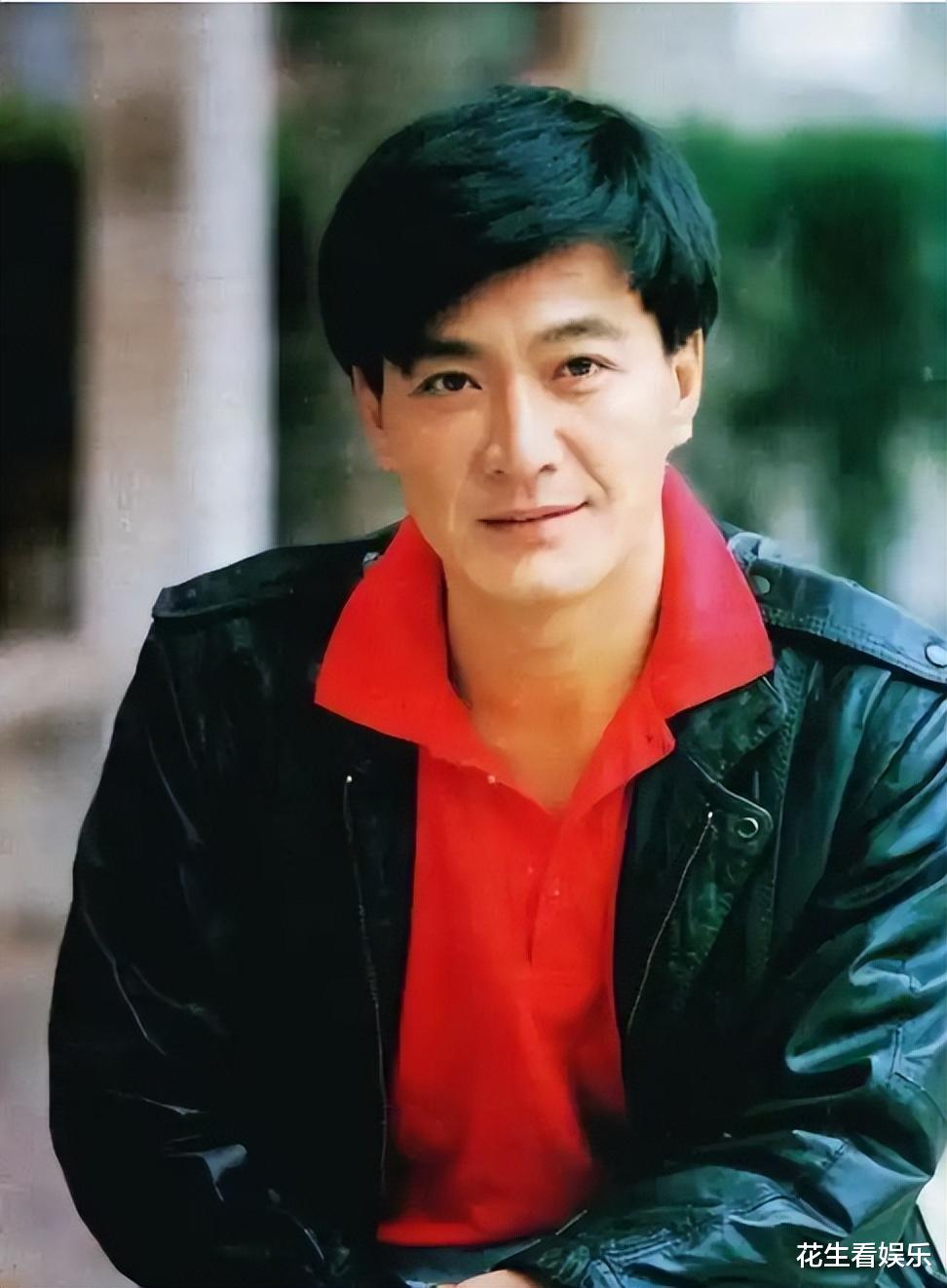 演员周里京，因妻子在家被害时，他未在家中，余生都活在愧疚中