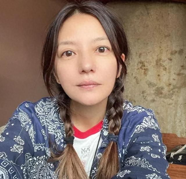 魏启颖:女儿赵薇被封杀,丈夫骤然离世,儿子被前妻卷走几亿财富