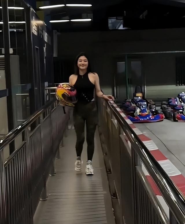 劳斯莱斯女车主身份被扒：资产过亿，知名品牌老板，妥妥的女强人