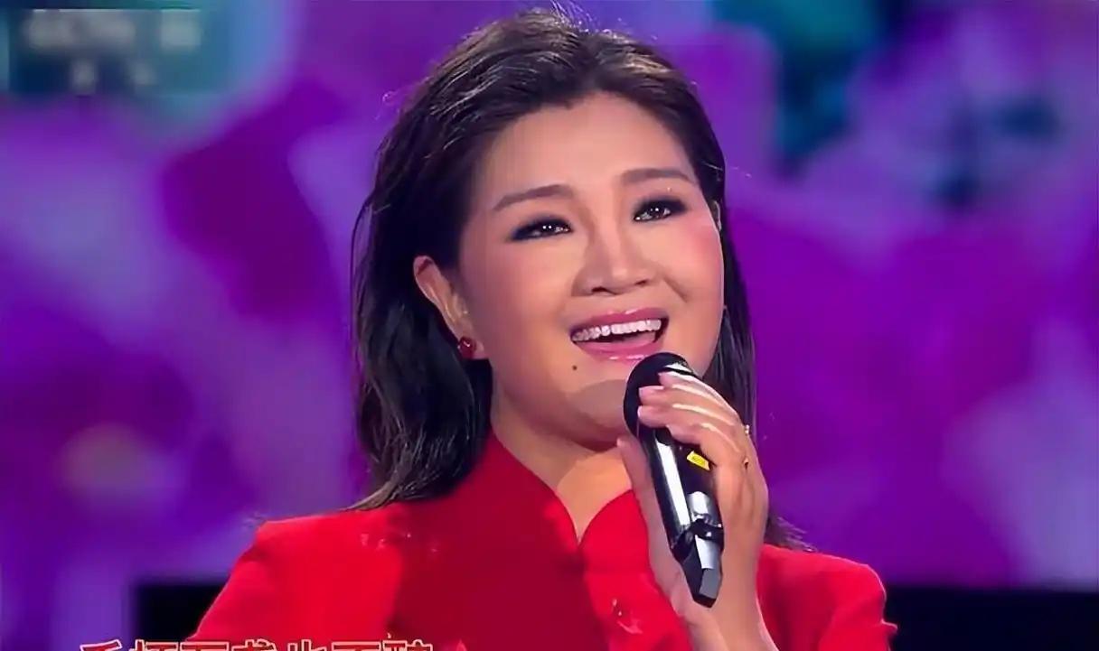 她霸占西海情歌后穿金戴银,逼刀郎对簿公堂42次,9年时间只赔7万