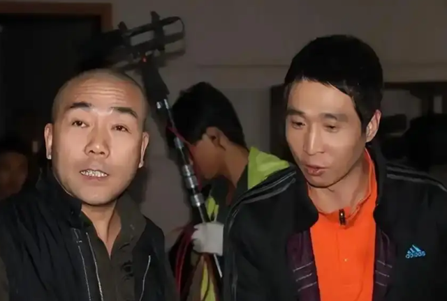 条子哥直播翻车,3万人齐喊“下去”,场面尴尬无奈中下播