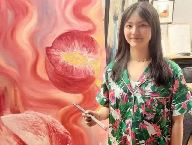 李湘携女儿回北京，深山内拜访艺术大师，合影曝光王诗龄很谦卑