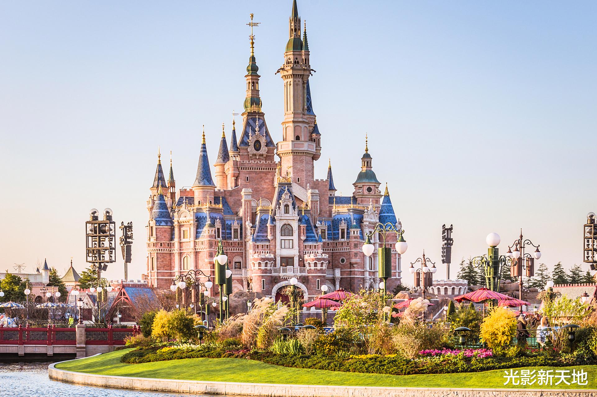 《哪吒2》被外媒嘲讽不冤枉,票房和好莱坞差距还有100多亿