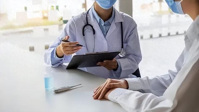 58岁男子查出肠癌,平常爱锻炼早睡早起,医生惋惜:这些事做多了