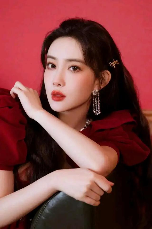 孟子义:娱乐圈白月光女主,让心动有了具象