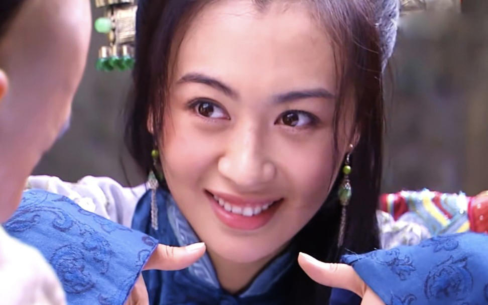 还没翻红先翻车，李菲儿成万人嫌，早年旧照被扒，与现在判若两人