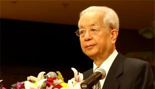 知名男主持官宣离职!自曝与台里冲突大,养儿女钱少没房车仍租房