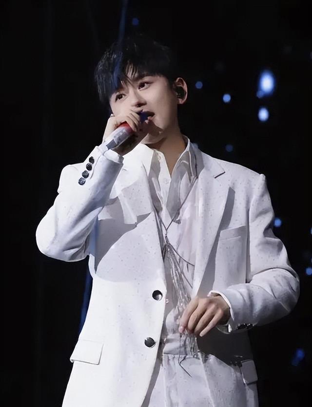 突发!3个女儿相继病倒,张杰又在国外紧急治疗,谢娜连发大长文