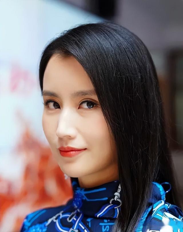 35岁主持人伏玟晓,终于为自己的“两婚两离”付出了代价