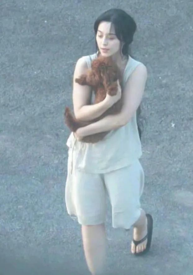 43岁的范冰冰身材是这样,瘦才是检验美的唯一标准吗?