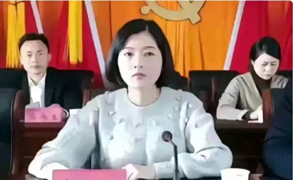 难怪毛奇成天纠缠着李佩霞，直到李佩霞多年前旧照曝光，简直堪比貂蝉