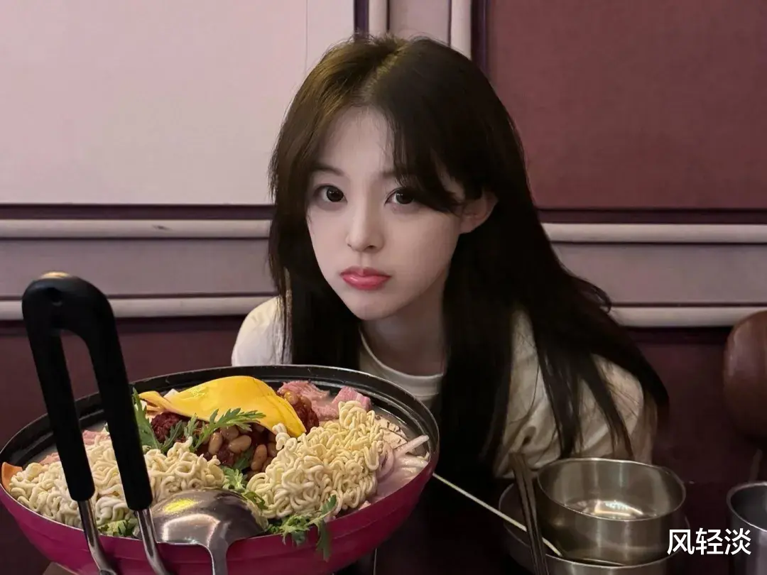 还记得饰演叶轻眉的她吗？《庆余年》播出时只有14岁，5年过去，现在长这样！