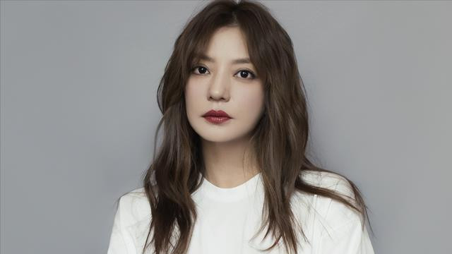 48岁“小燕子”现状曝光，身材发福像大妈，亲人遭遇让令人唏嘘