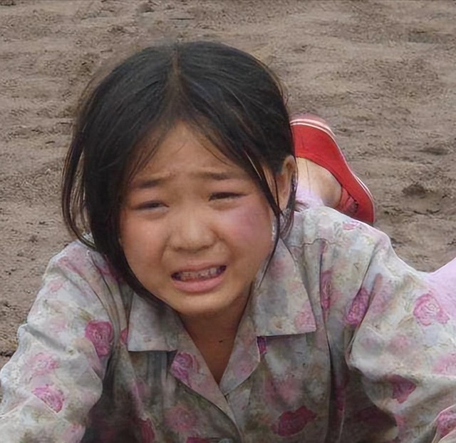 为替母还债6岁出道,演哭戏一夜成名,如今28岁美到认不出