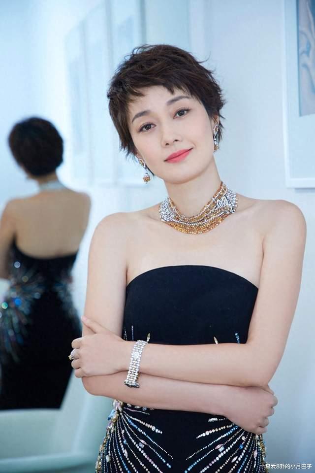 终于知道马伊琍为什么一直留短发,因为怕长发太美遭人嫉妒!