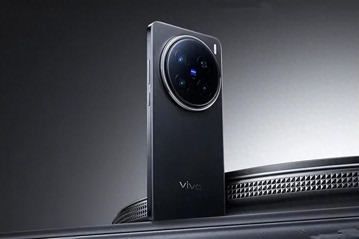 vivo X200系列已被媒体吹爆，vivo X100提前砸场降至冰点价