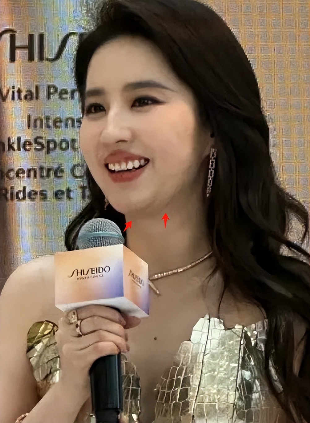 “壮”不是问题，刘亦菲的“清醒”，戳穿了内娱女明星的“体面”