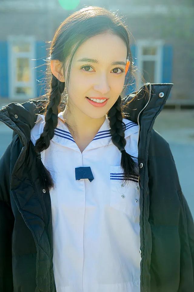 演员康宁——95后混血校花