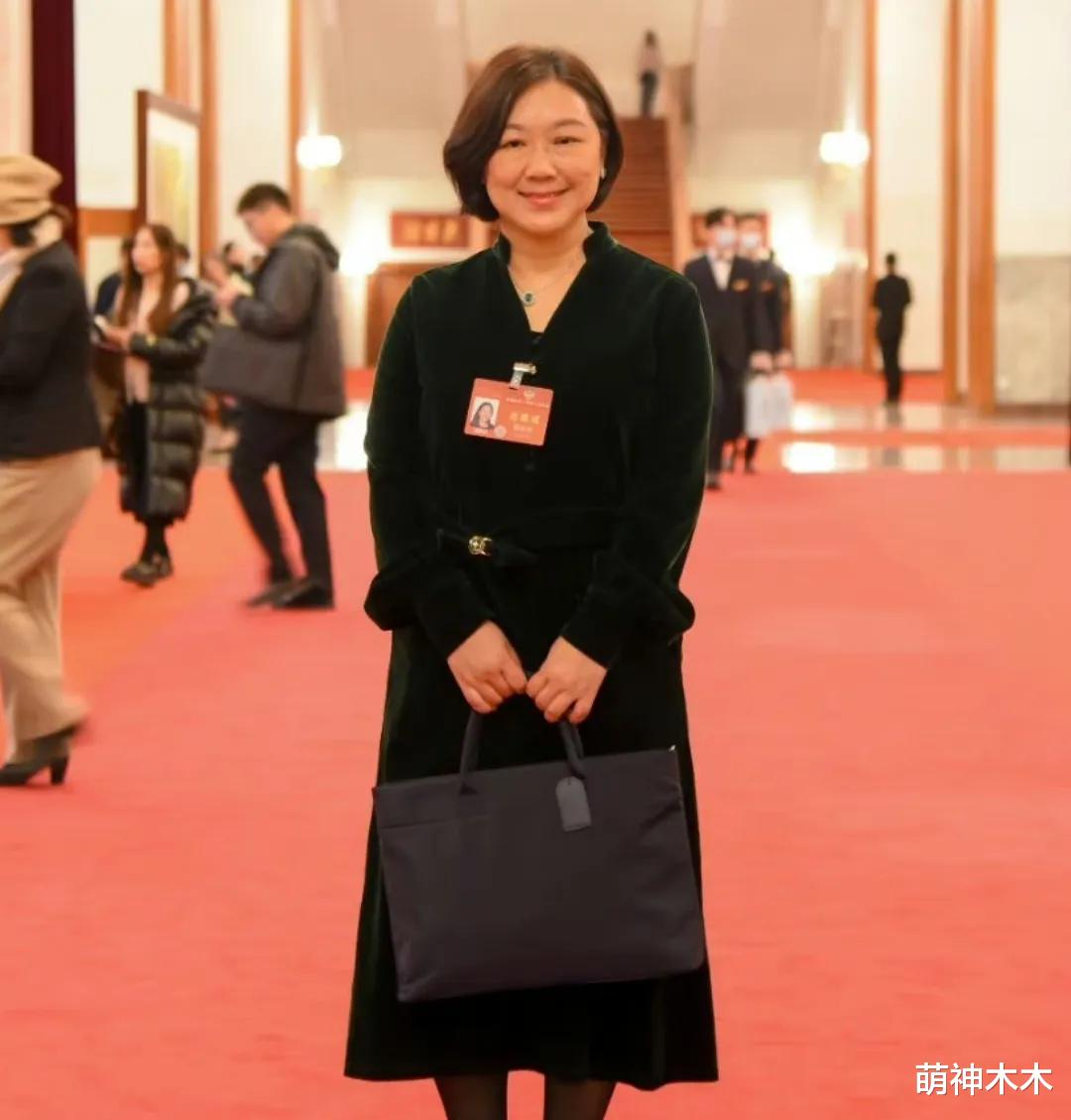 编剧蒋胜男怒斥赵丽颖粉丝戏多，自导自演舔饼炒作，网友直呼丢人