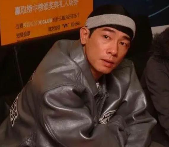 长了一张风流倜傥的脸，却从不沾花惹草，娱乐圈这6位男星太罕见