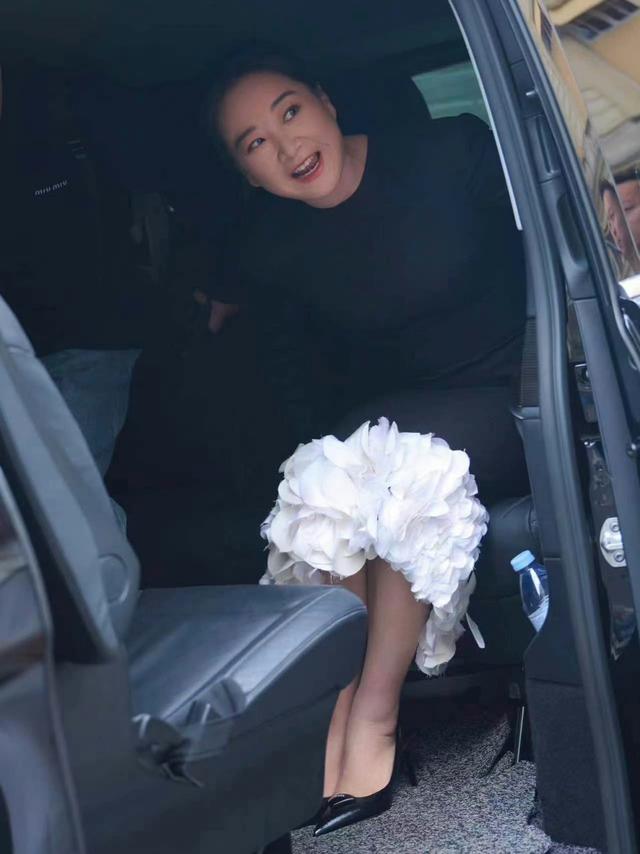 瘦身成功后的贾玲如花似玉，魅力值飙升