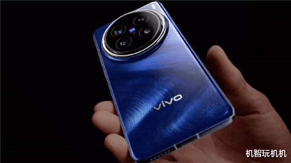 超越小米15!最强小屏旗舰再放黑科技:无网可免费通话