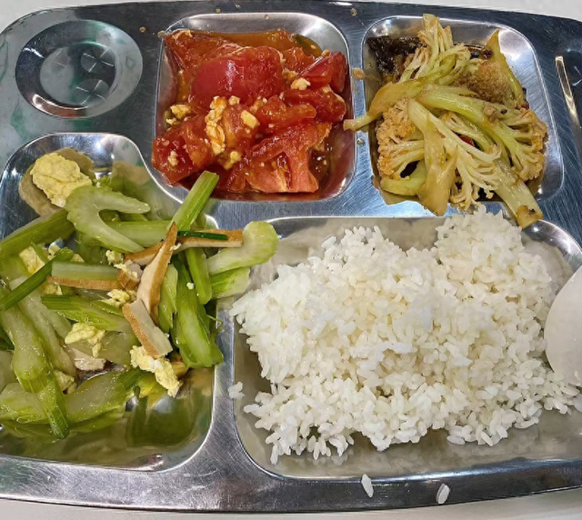 上海女子晒失业后伙食对比,宁愿上班也不做家庭主妇,网友:支持