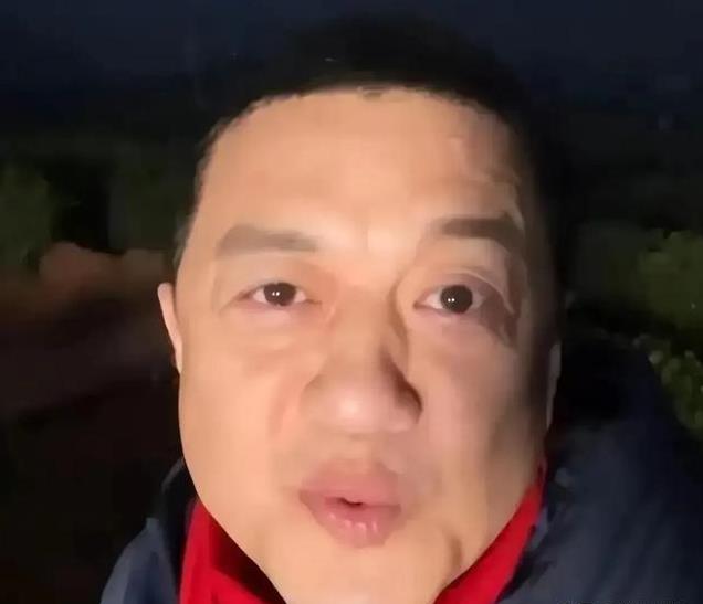 无滤镜现原形,热巴香肠嘴,高圆圆两层游泳圈,杨坤成行走的石像