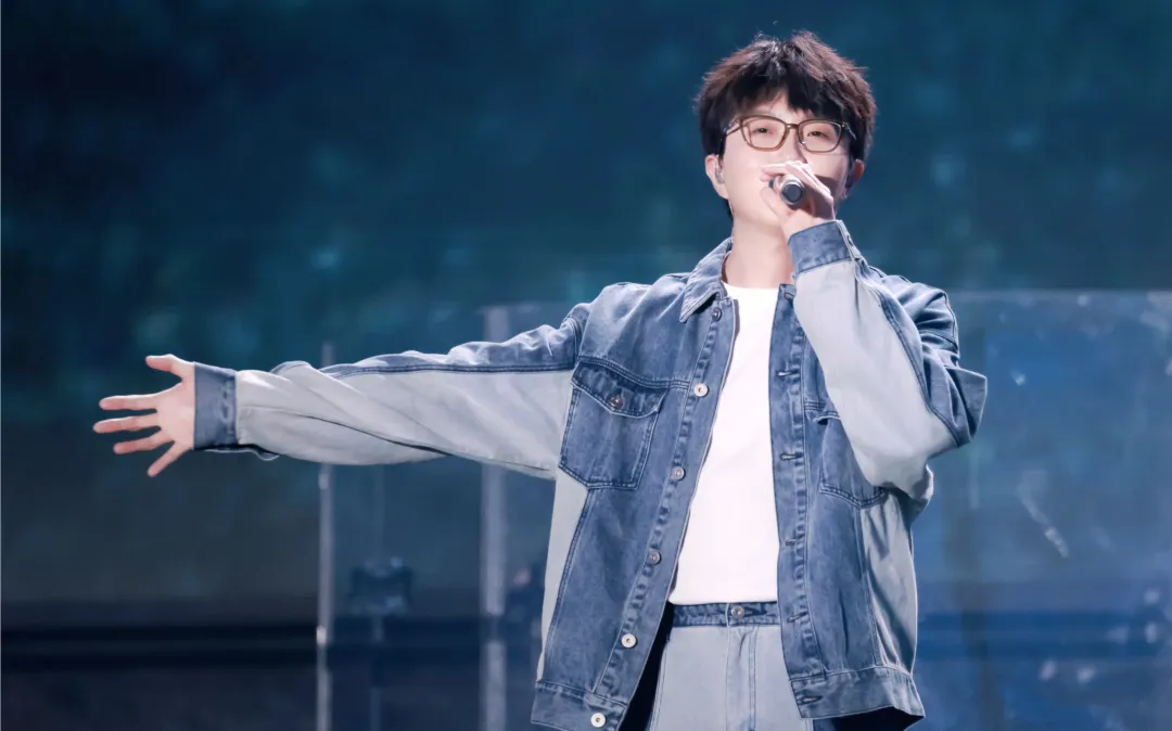 华晨宇突然冲上热搜，惹怒3亿网友：他竟然是这样的人？