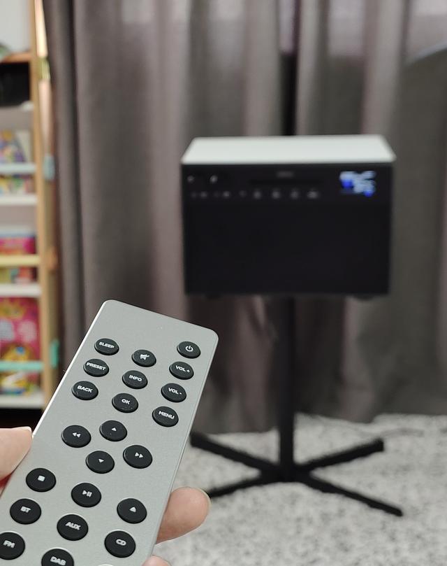 简单Hifi,纯粹的艺术 Geneva吉年瓦兰DeCon/M多功能蓝牙音响评测