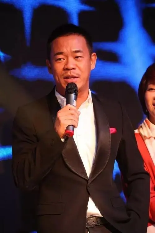 孙浩|孙浩26岁上春晚走红，得罪杨坤20年不说话，55岁到现在未婚没孩子