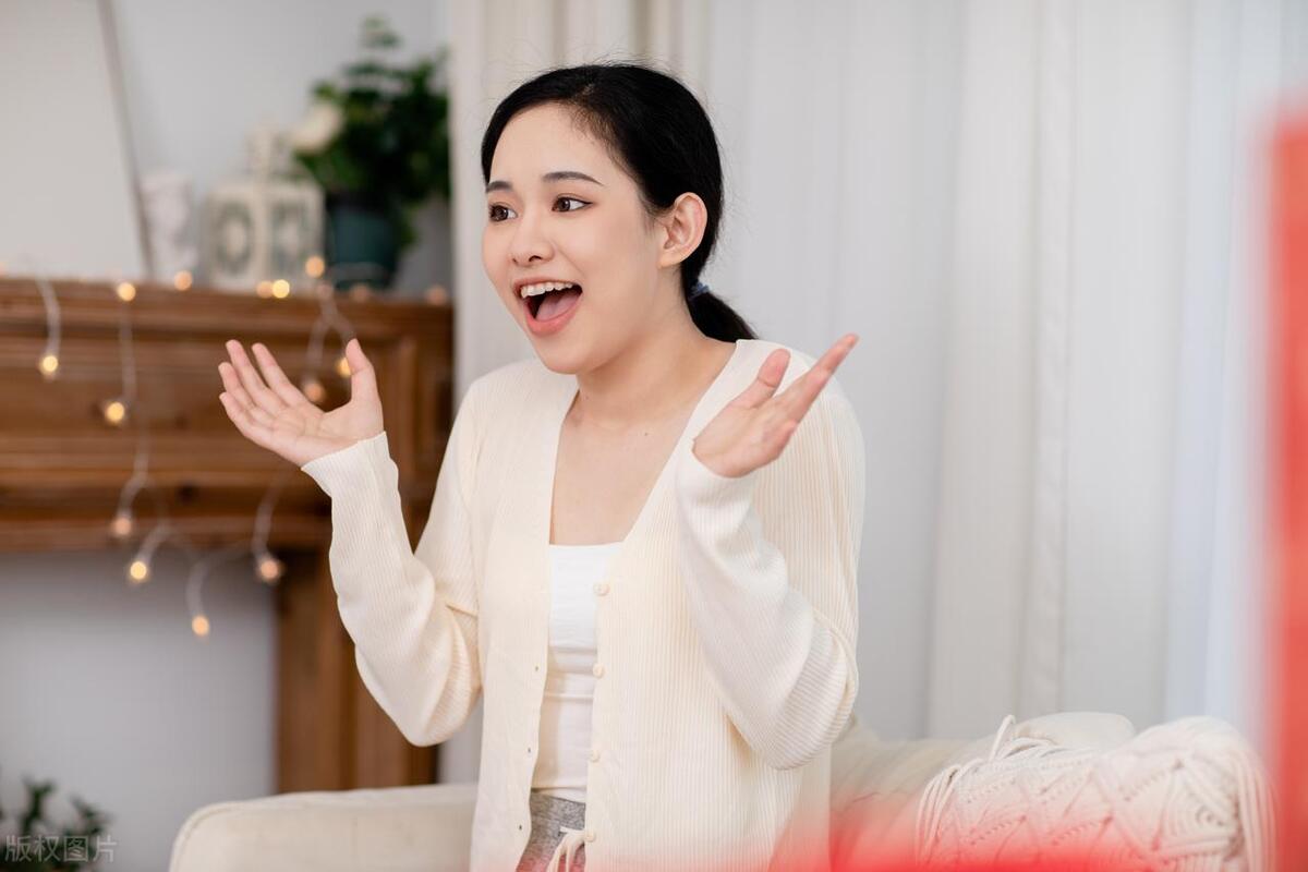 陪女领导去买车，付款时差1万，我直接转账，还钱时，我慌了