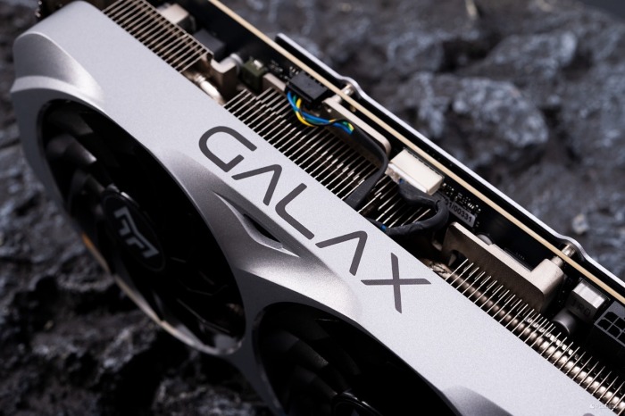 经典不朽！影驰4070 Ti S经典金属大师上手体验