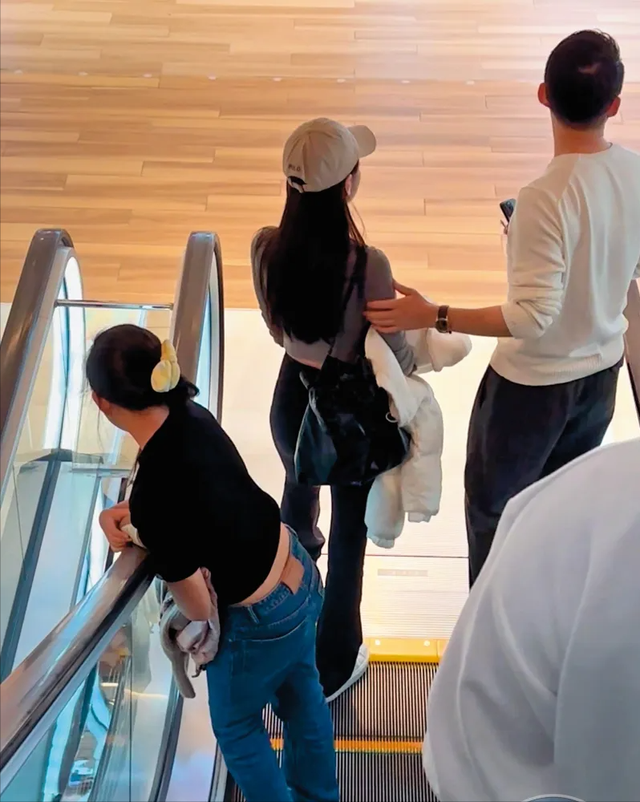 厉害了！汪小菲新女友已“收服”大S女儿，小玥儿穿衣风格都随她