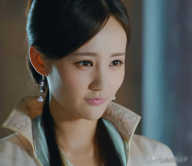 新《射雕》首播！周一围肿了，高伟光帅了，却被黄药师老婆惊艳了