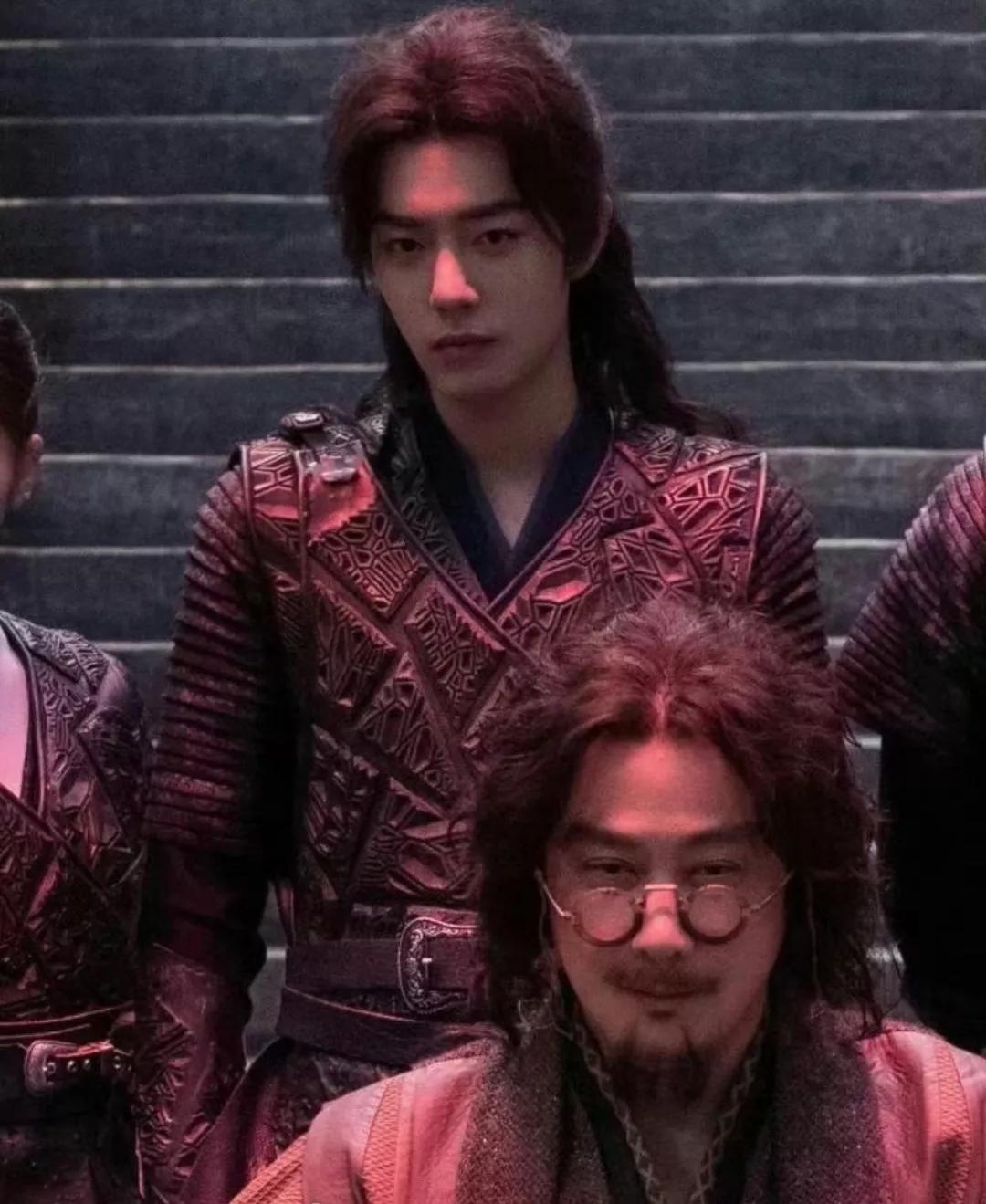 没有对比就没有伤害,看了周翊然,才知道肖战的唐三有多好!