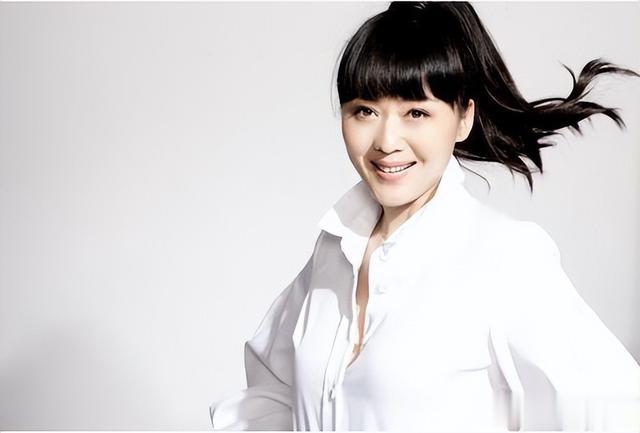 她曾被前夫一巴掌扇到离婚!二婚嫁世界冠军,如今生活令人羡慕